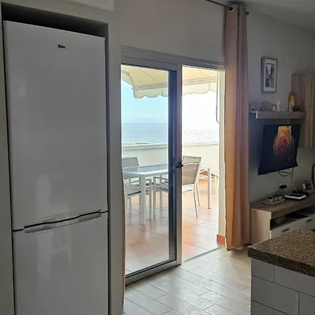 Ocean Front Playa Chica Apartment *